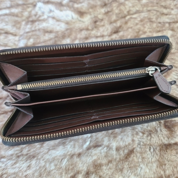 Coach Wallet - Picture 6 of 13